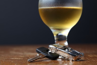 שתה שתי כוסות יין והיה מעורב בתאונת דרכים קטלנית - האם גרימת מוות ברשלנות?
